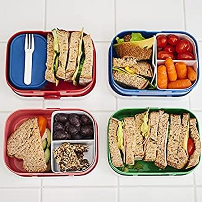 Fiambrera para niños con alimentos en compartimento separado
